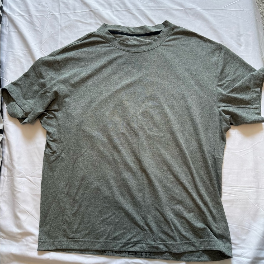 Men's Green lululemon shirt size Large